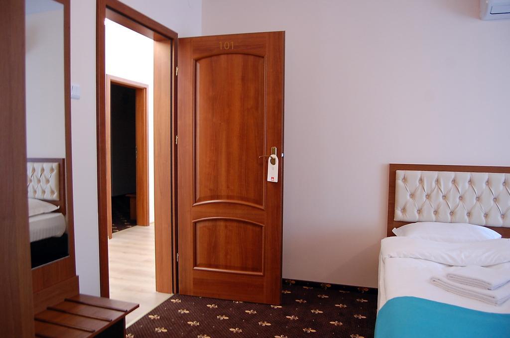 חונדוארה Hostel Paltinis חדר תמונה