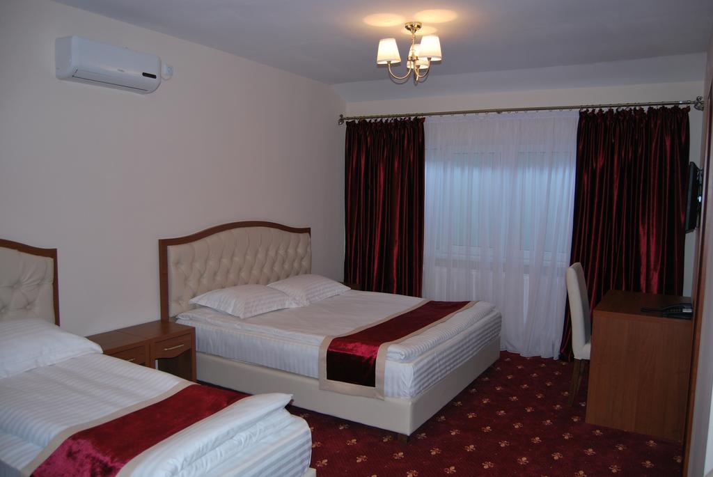 חונדוארה Hostel Paltinis חדר תמונה
